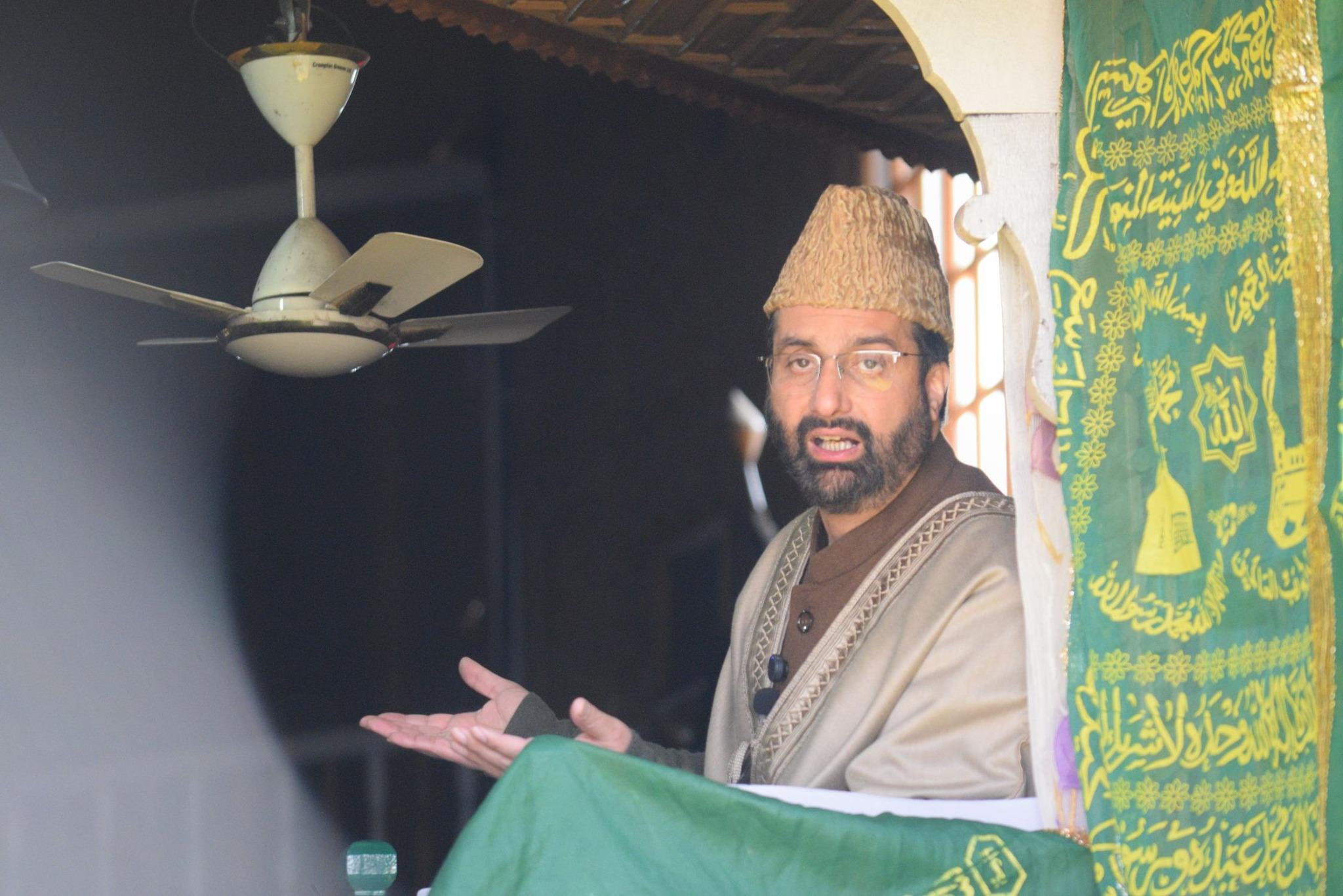 Mirwaiz Expresses Concern Over Crackdowns and Deportations in Kashmir