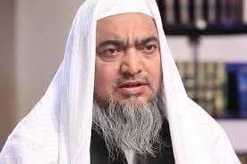 Mirwaiz Umar Farooq Expresses Grief on the Passing of Maulana Ghulam Mohammad Vastanvi