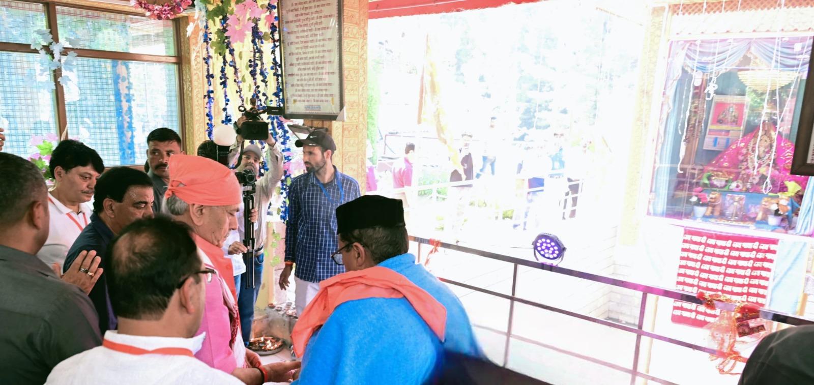 Lieutenant Governor pays obeisance to Maa Zeashta Devi on the auspicious occasion of "Zeashta Mata Jayanti"