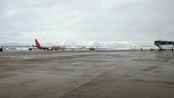 Flight operations resume at Srinagar airport