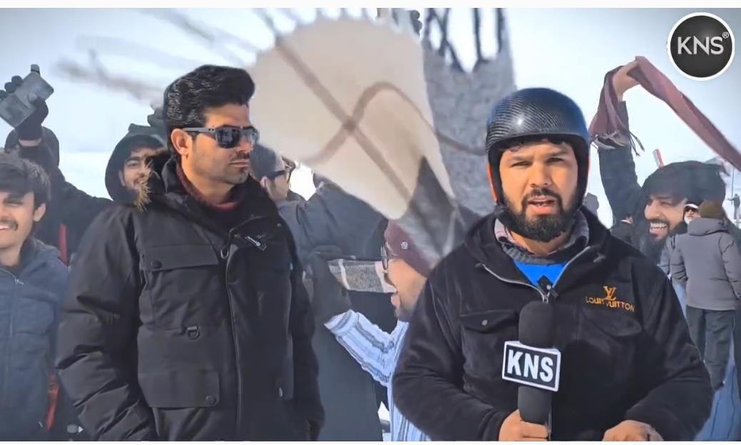 Record Snowfall Revives Gulmarg Tourism, Officials Hail Economic Turnaround After 2025 Slump