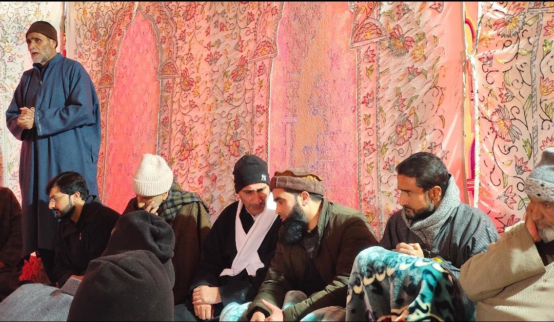 Irfan Hafeez Lone Expresses Condolences to the Parray Family of Hajin