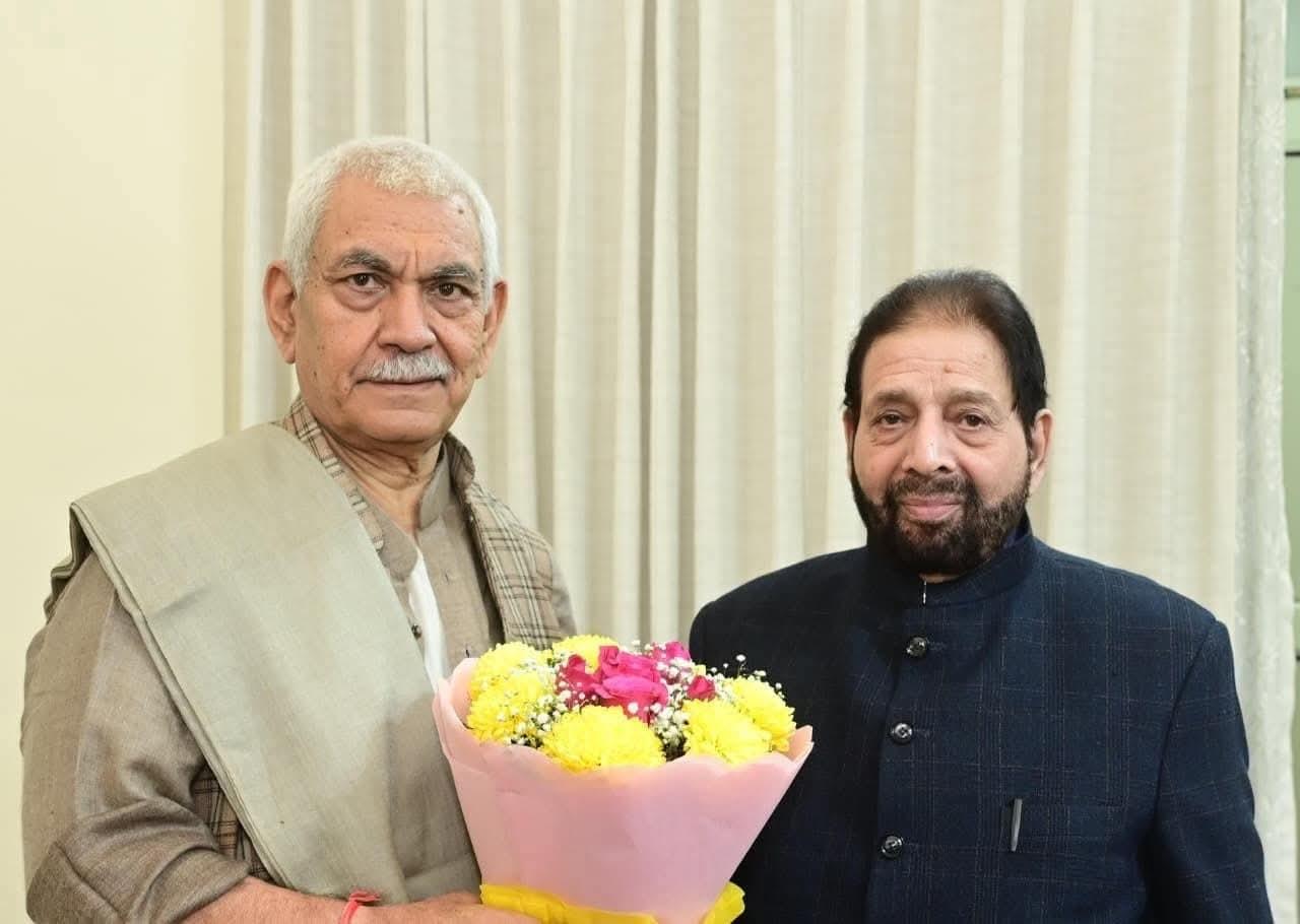 PDF President Hakeem Yaseen calls on LG Sinha