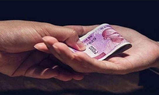 Patwari Caught Red-Handed Accepting Bribe in Udhampur, Flees After Trap