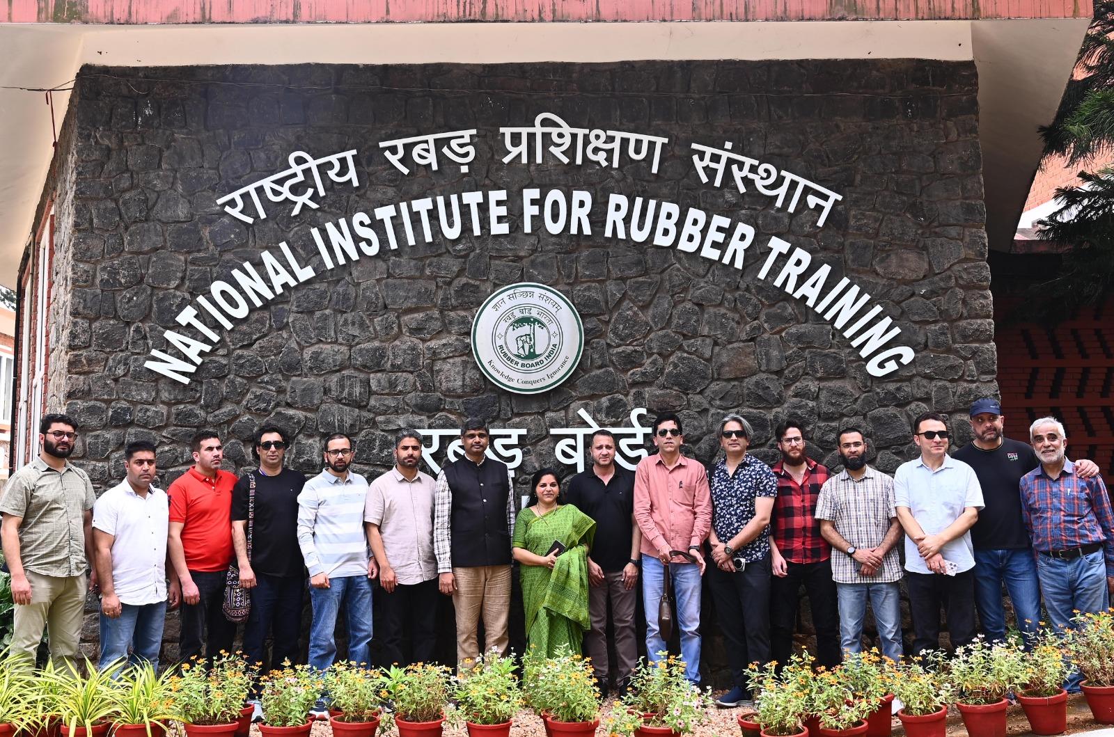 PIB Press Delegation from Srinagar Explores Rubber Research and Training Ecosystem in Kottayam