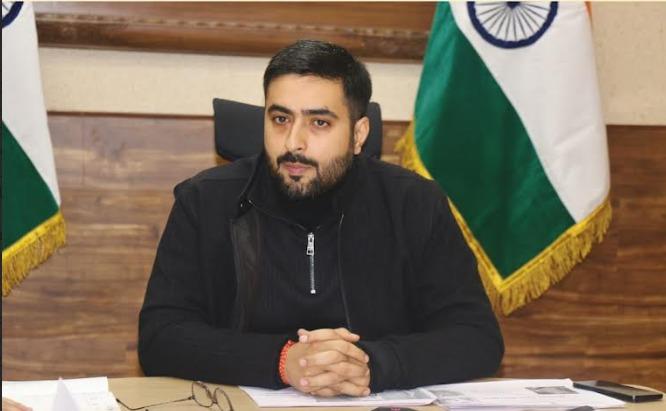 DC Srinagar reviews progress in saturation under key social security and welfare schemes