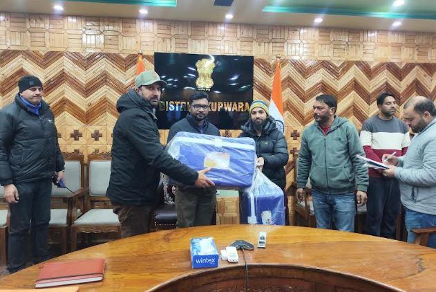 DC Kupwara distributes Ice Boxes to strengthen Fisheries Sector