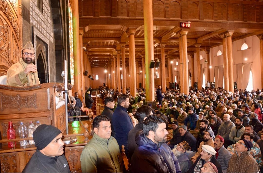 Mirwaiz Stresses Centrality of Jama Masjid in Ramzan, Calls for Unhindered Religious Observance