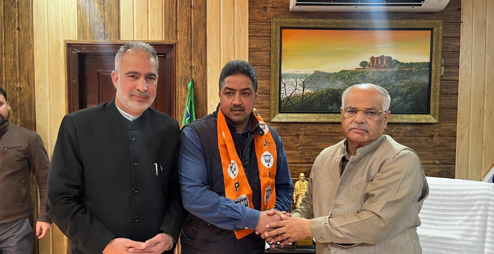 Mohammad Yaseen Churisaaz quits JKPC, joins BJP