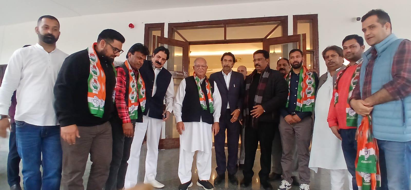Blow to AIP in north Kashmir as former Deputy Chairperson joins Congress