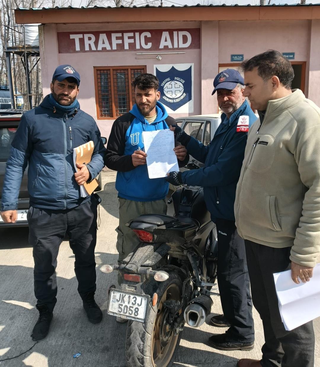 Traffic cops seize bike of chronic stunt rider in Pulwama