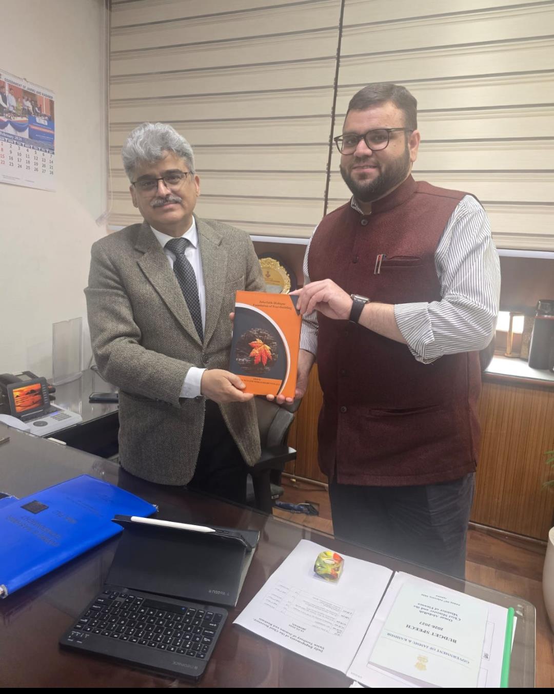 Budgam MLA Aga Syed Muntazir Mehdi Meets Chief Secretary Atal Dulloo