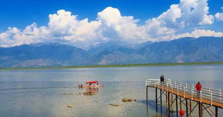 Wular Lake Reopens After 10 Months; Locals See Hope for Economic Revival