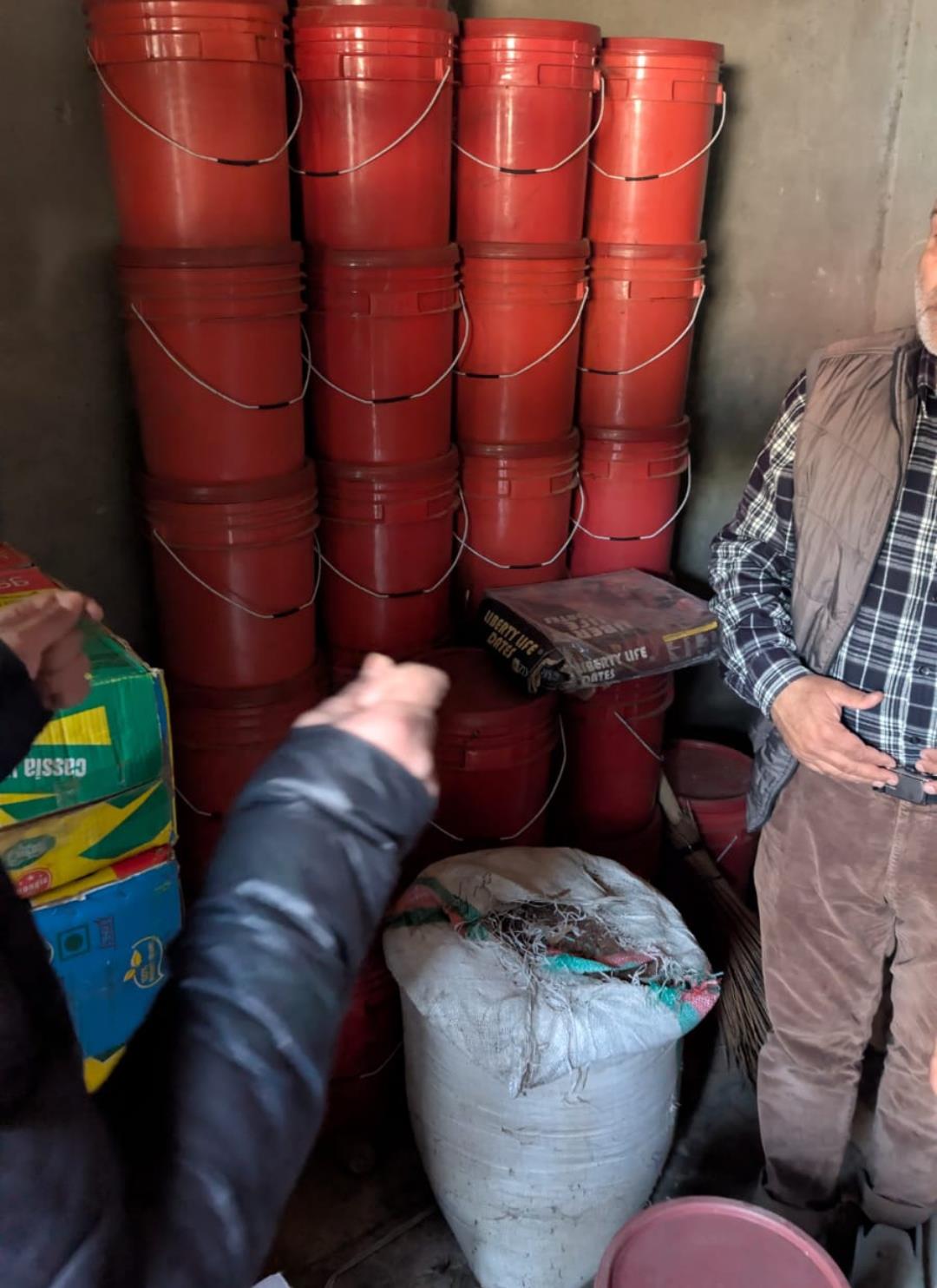 725 Kgs of unlabelled honey seized in Srinagar