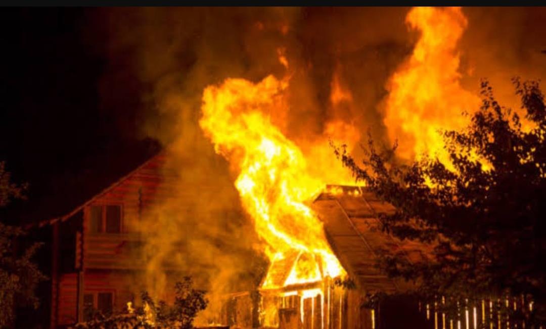 House, cowshed gutted in fire in J-K’s Kulgam