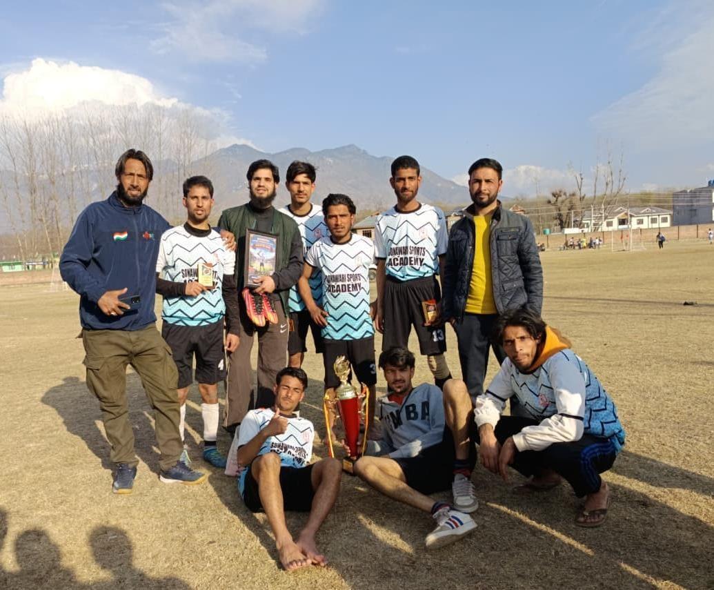 Jammu and Kashmir Police Football Tournament Concludes at Hajin; SSA Hajin Lifts Trophy