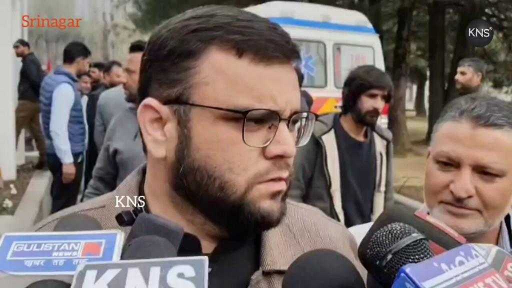 Immediate release of mourners, withdrawal of FIRs: Aga Syed Muntazir Mehdi to Omar Abdullah