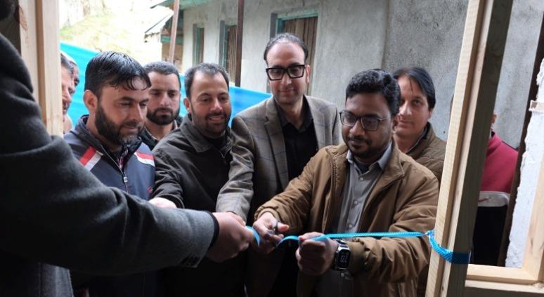 DC Kupwara inaugurates Solar-Powered Public Library at Trehgam