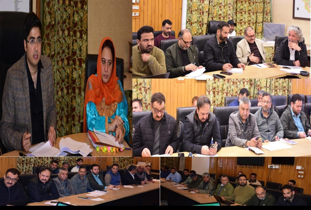 Commissioner SMC Reviews Preparedness for Swachh Survekshan 2025–26