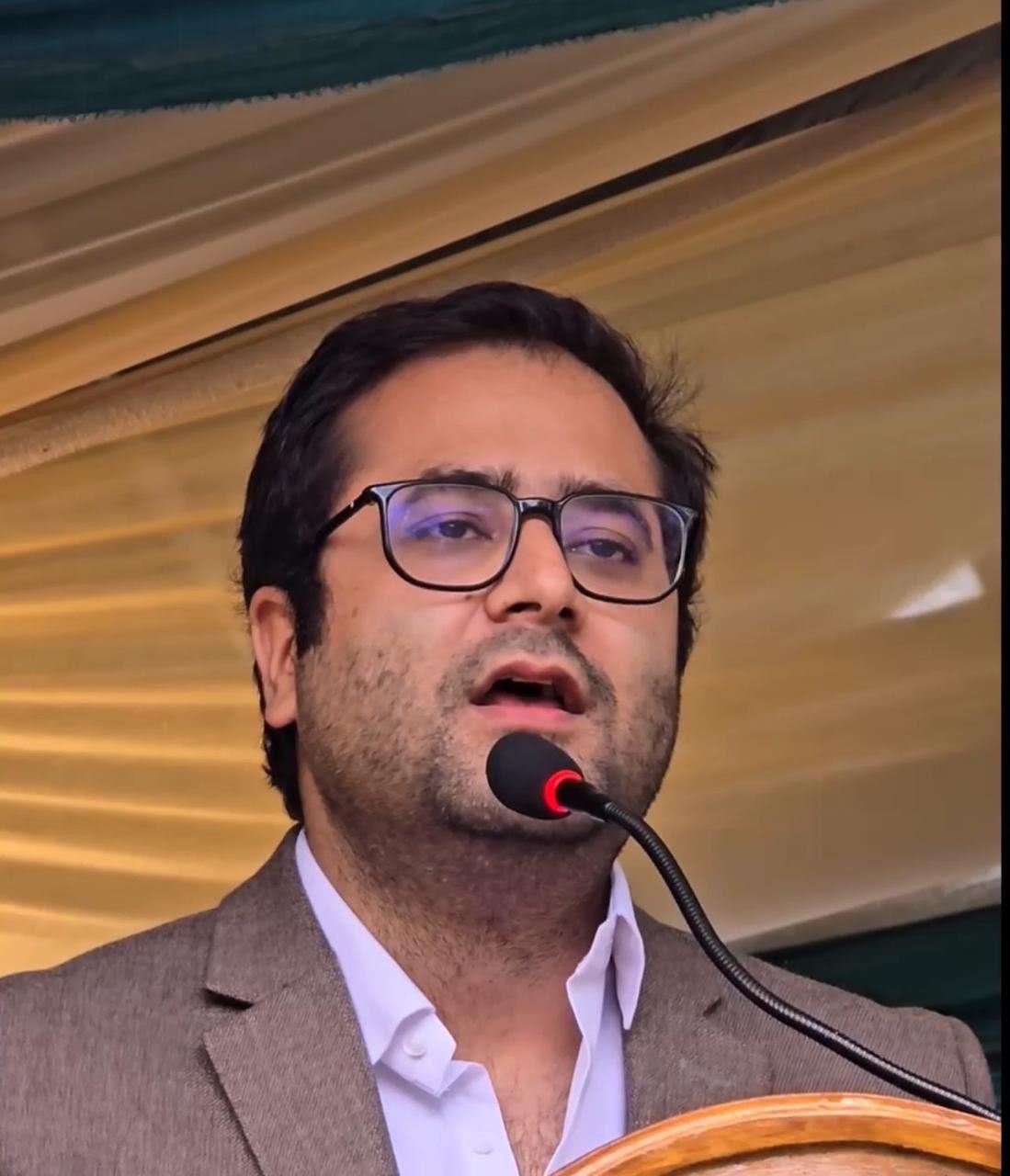 Zuhaib Yousuf Mir Appeals to PM Modi, MEA for Safe and Affordable Evacuation of Students