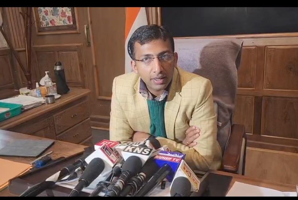 Fuel Stocks Sufficient for 15 Days, No Need to Panic: Div Com Kashmir