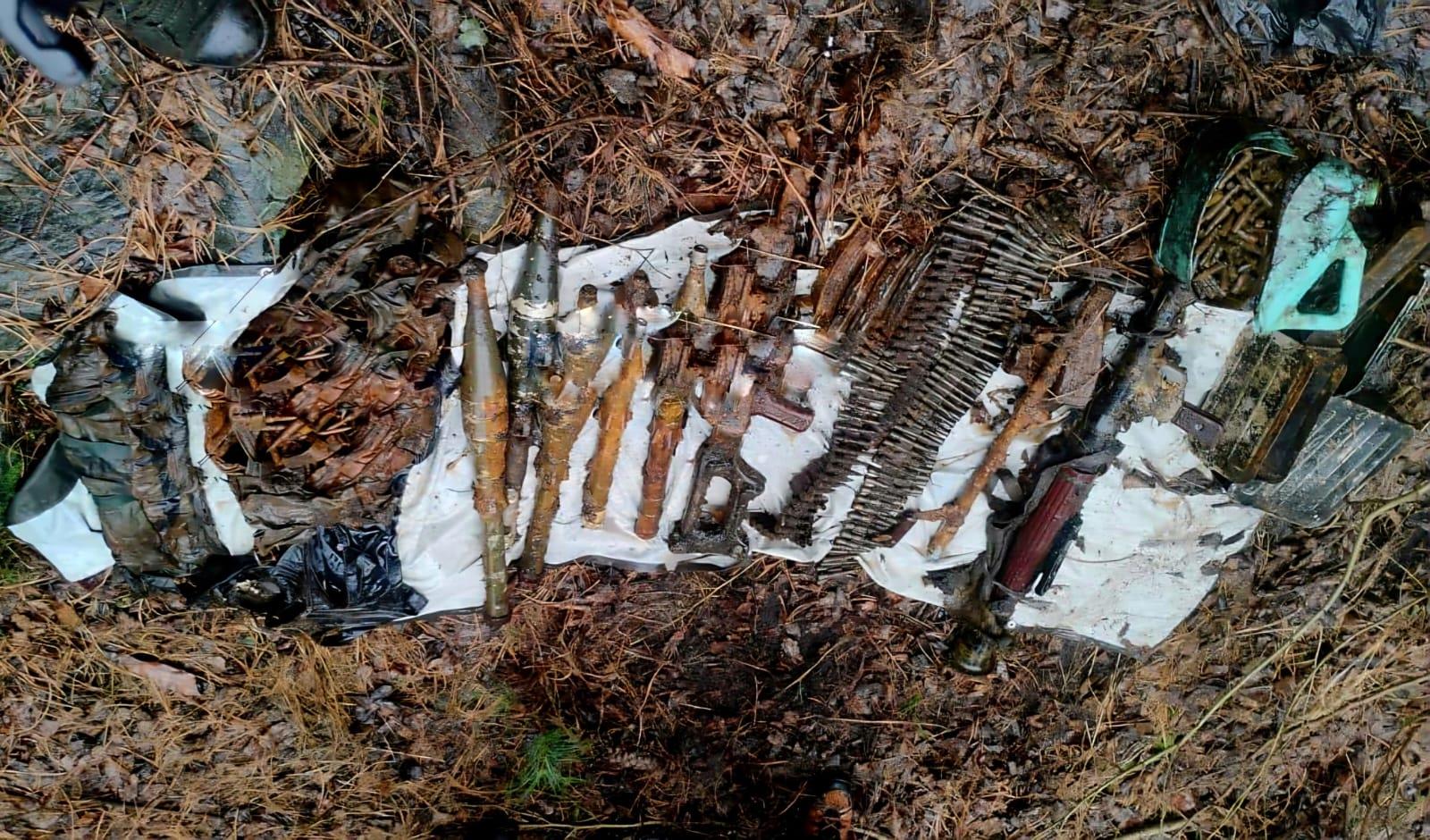Security forces bust terrorist hideout in Bandipora, recover arms and explosives