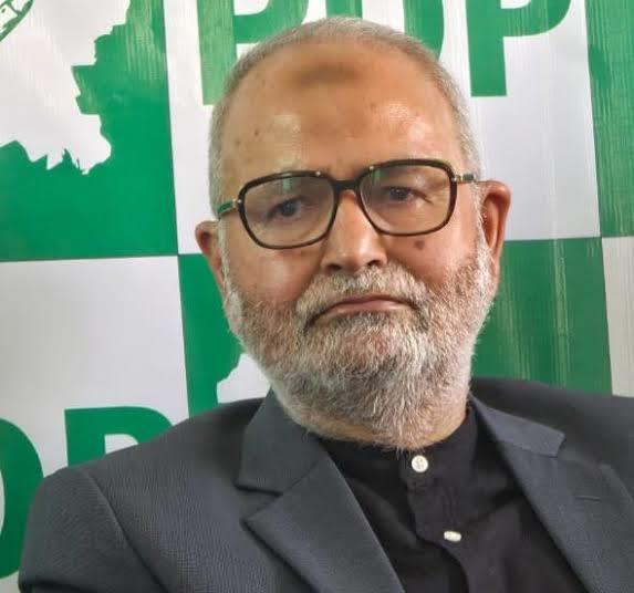 “Big Speeches but No Salaries”: Naeem Akhtar Targets Omar Government Over Employee Crisis