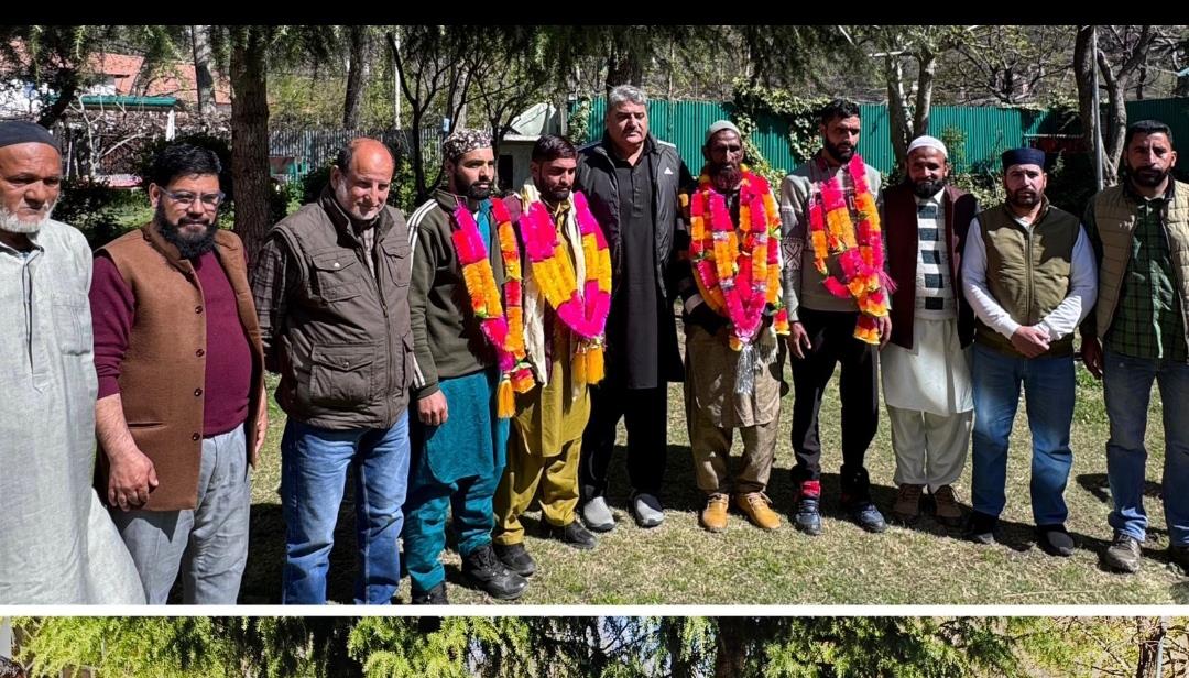 Several Congress & PDP Workers join NC in Banihal