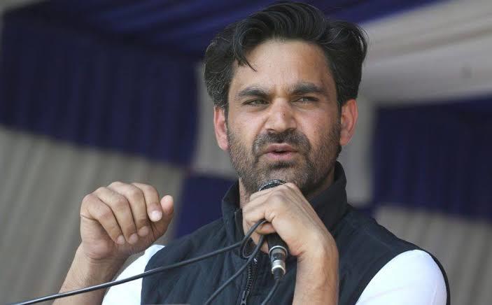 PDP MLA Waheed Para Introduces Bill for New Divisions, New Districts in J&K