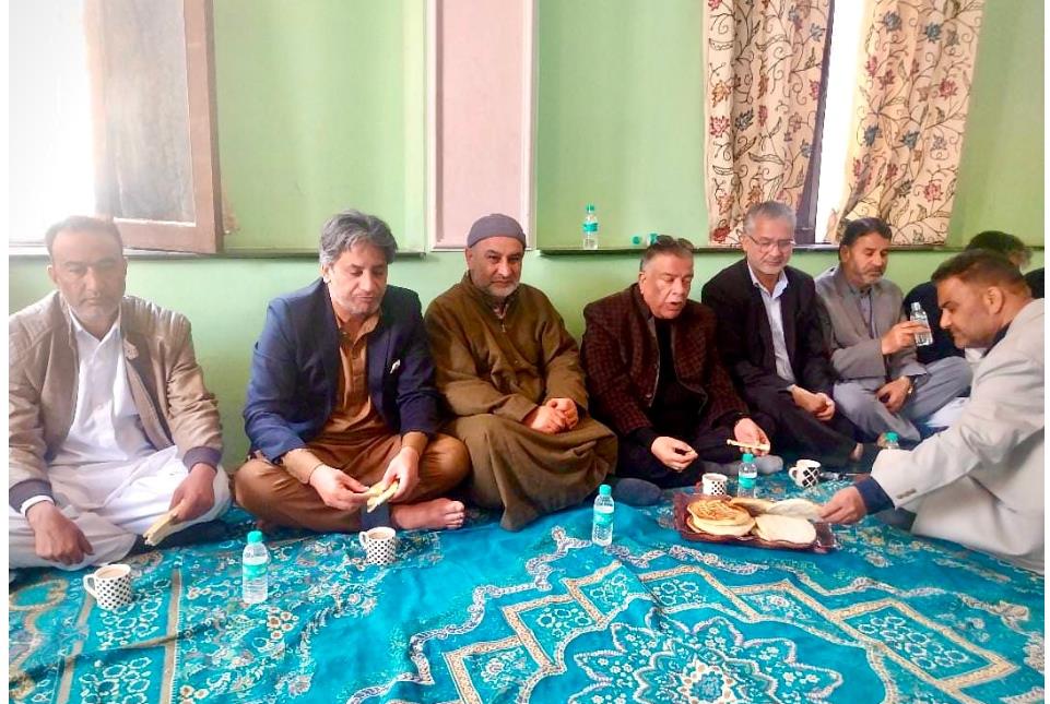 PDP Leaders Visit Kani Mazar Habba Kadal to Offer Condolences
