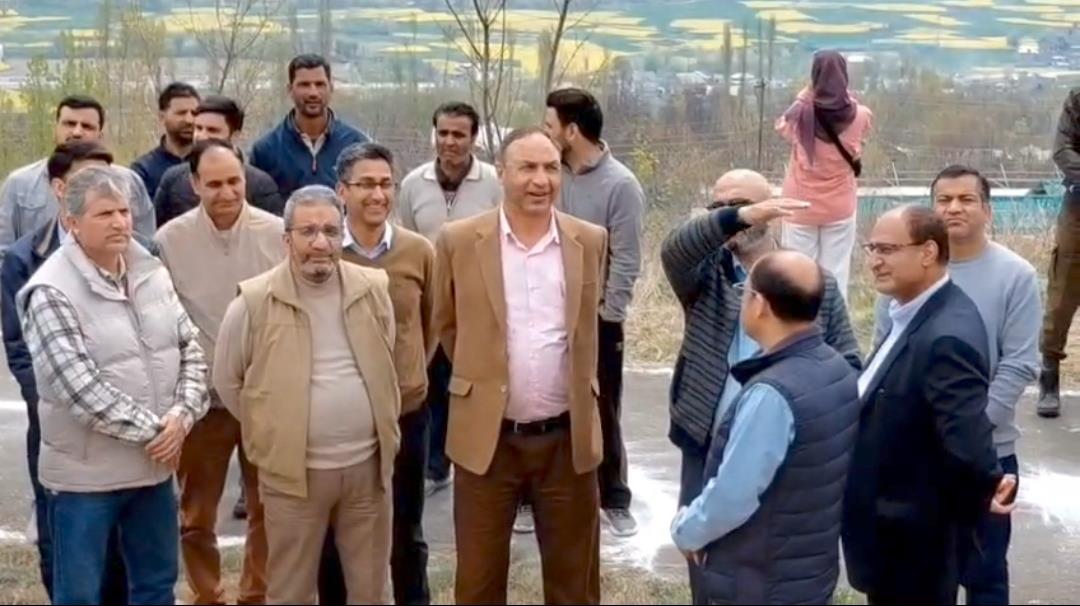 Mega Plantation Drive Held at SKUAST-K’s Forestry Faculty, VC Calls for Eco-Friendly Lifestyle