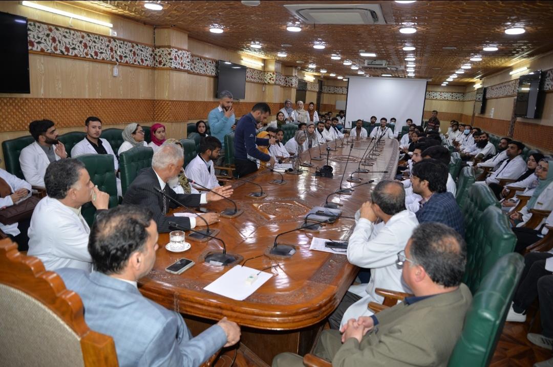 PG Residents Sensitised on Tuberculosis During Orientation Programme at SKIMS
