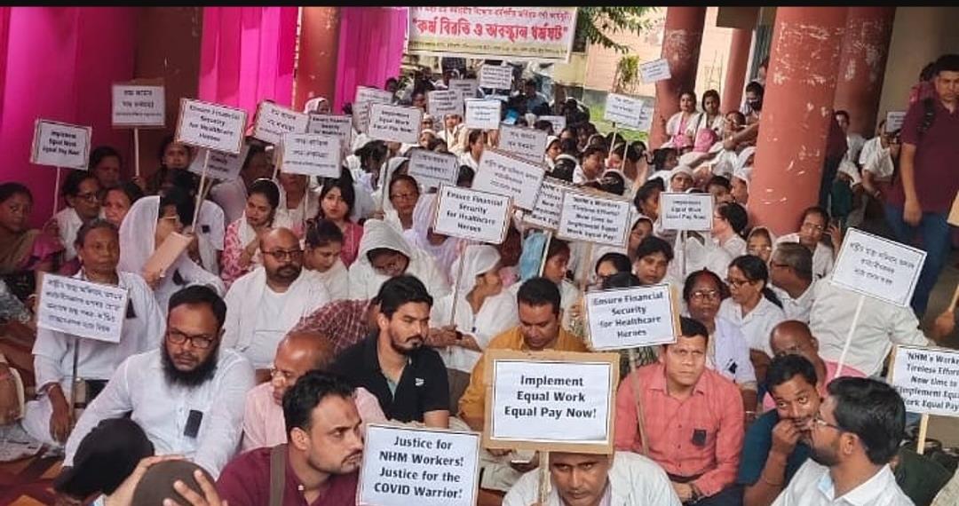 NHM employees stage 48-hr sit-in across J&K over pending demands