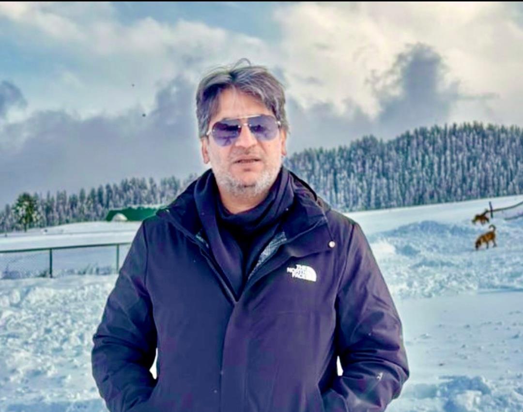 Arif Laigroo Visits Chandpora Fire Victims
