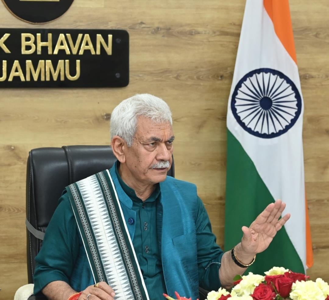 L-G Sinha Chairs High-Level Meet with DCs, SSPs