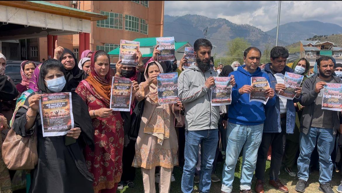 NHM Employees Hold Peaceful 48-Hour Sit-In at DH Bandipora, Press for Long-Pending Demands
