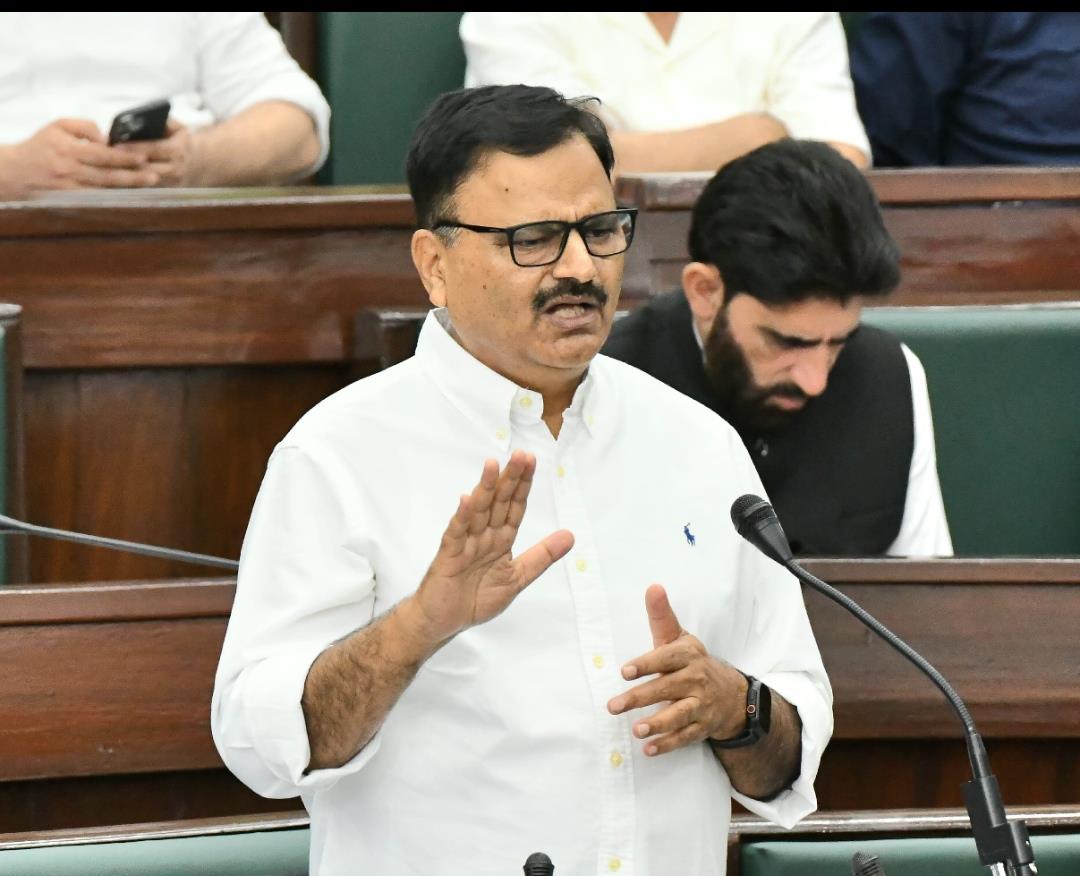 Jal Shakti Minister terms public role key to smooth water supply; appeals consumers to clear pending dues