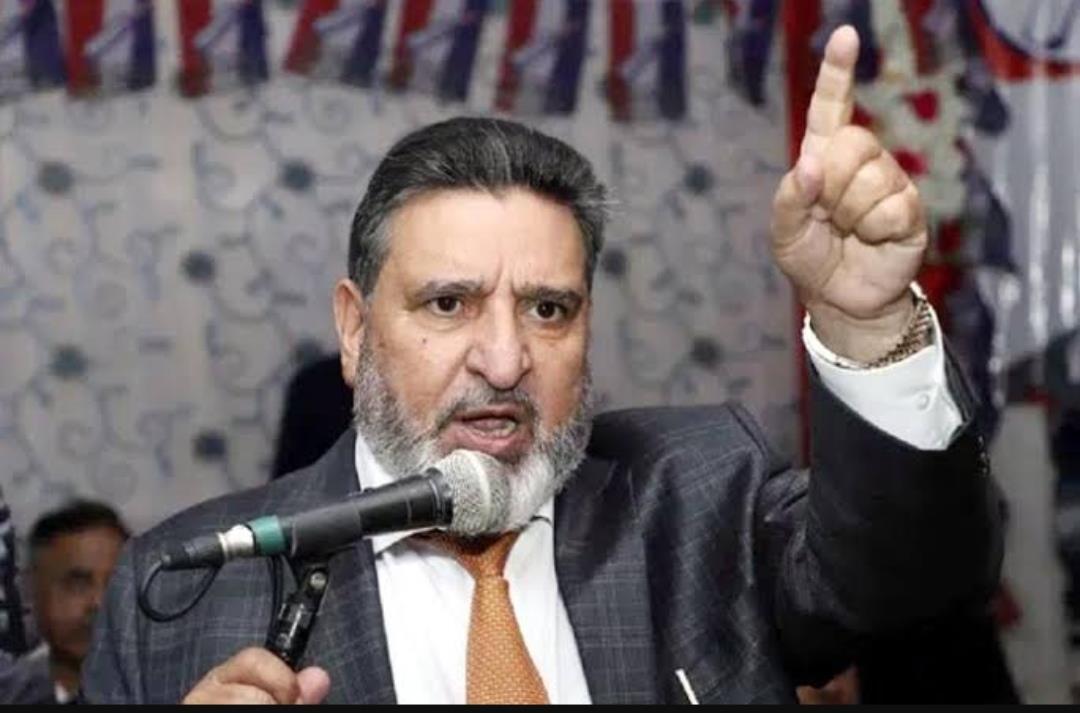 Altaf Bukhari hails LG Sinha's tough stand on drugs
