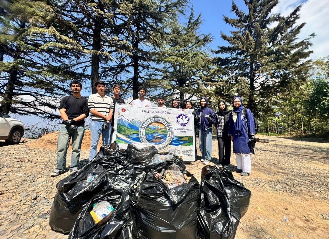 Trainee doctors lead cleanliness drive from Dal Lake to Shankaracharya Hill