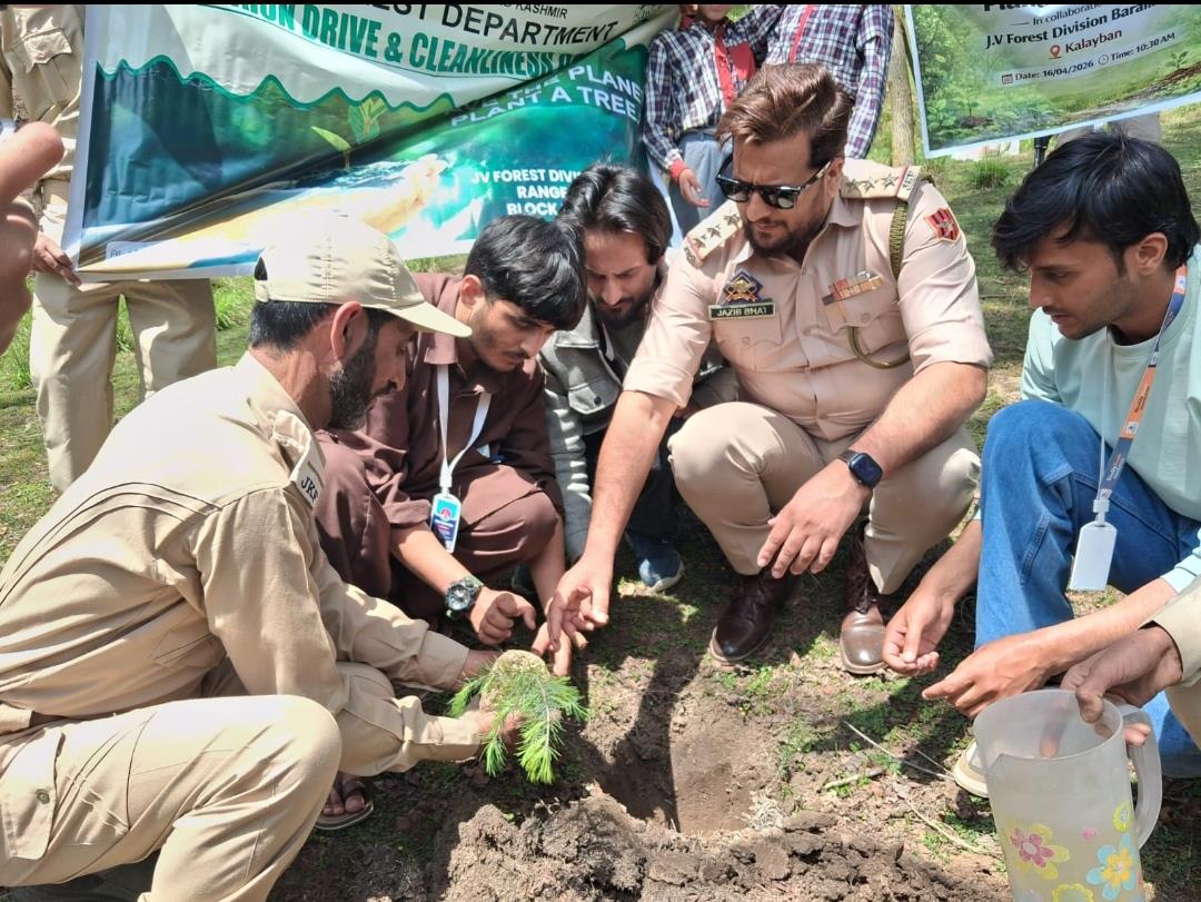 Baramulla plantation drive draws enthusiastic youth participation
