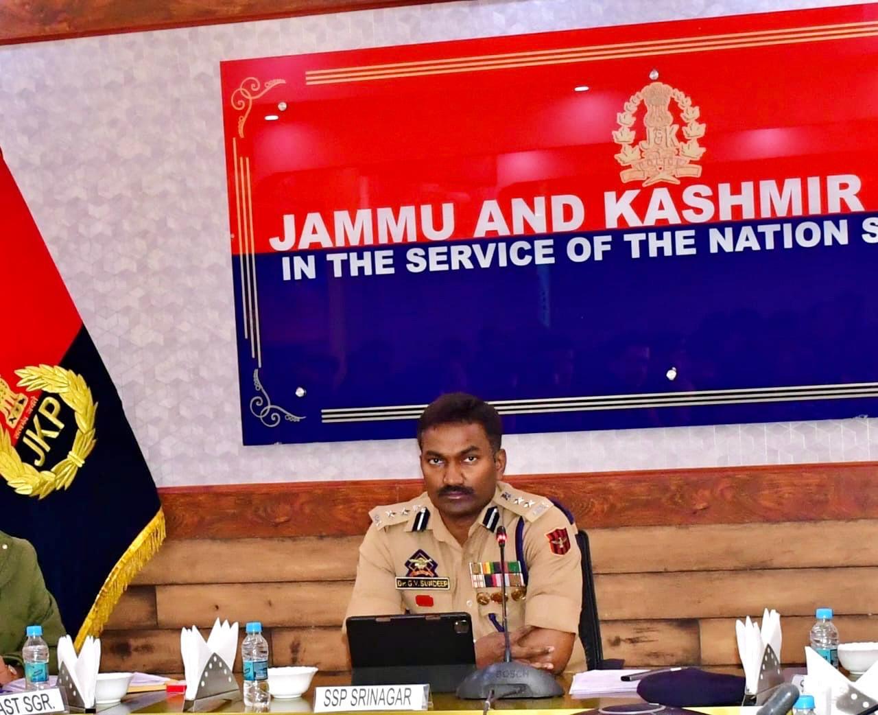 SSP Srinagar chairs crime review meeting, stresses on dismantling NDPS hotspots