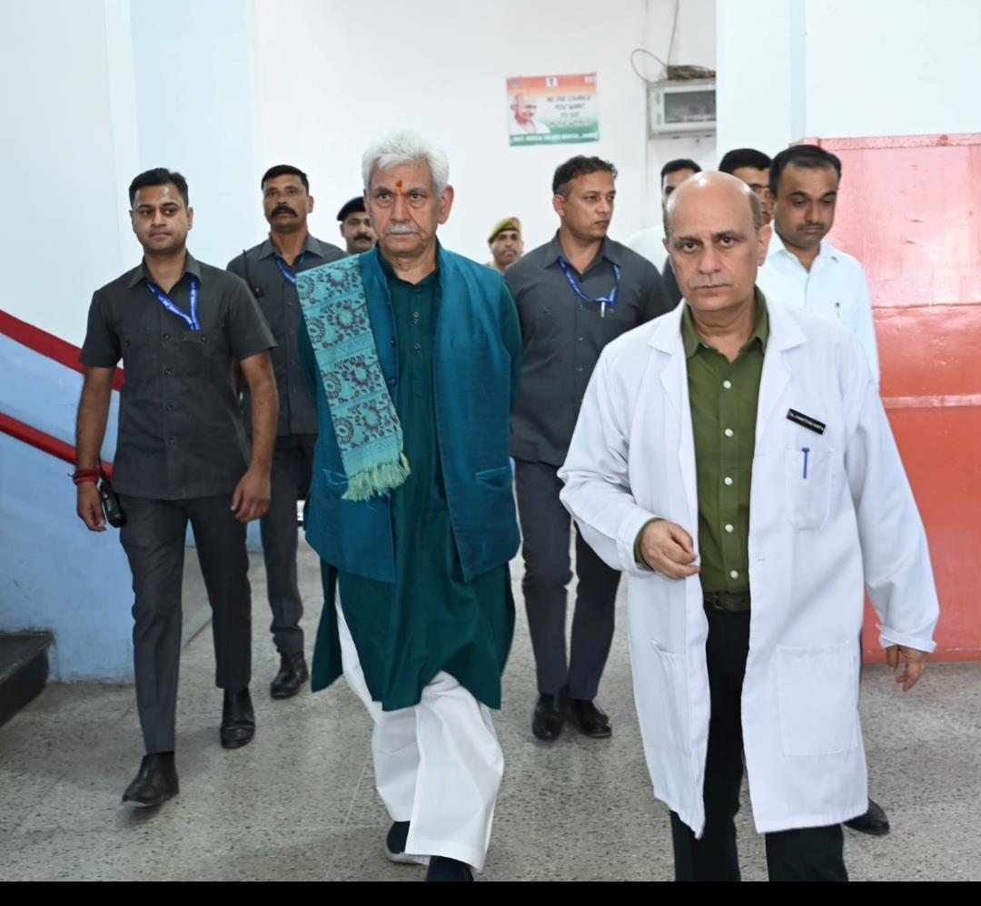 LG Sinha visits GMC Jammu, enquires about Udhampur accident victims