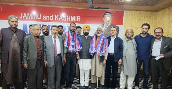 Altaf Bukhari welcomes new entrants into the party fold