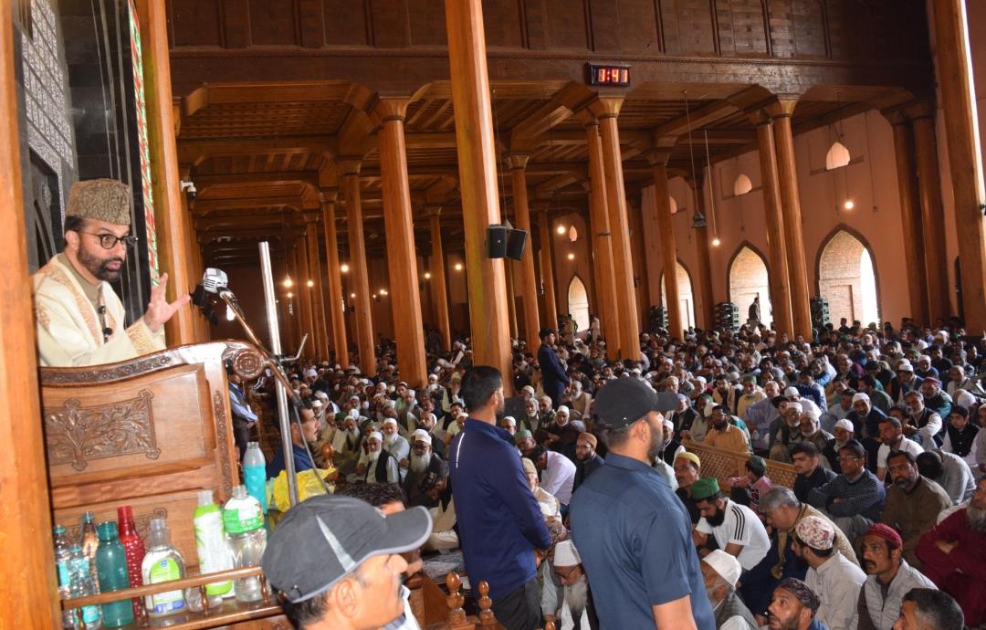 Mirwaiz Expresses Concern Over Decline in Hajj Pilgrims from J&K