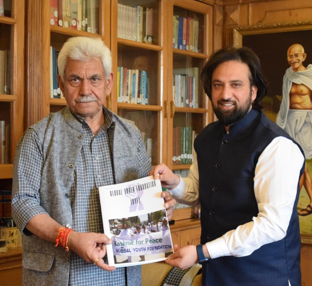 Youth leader Touseef Raina calls on LG Sinha, raises developmental issues