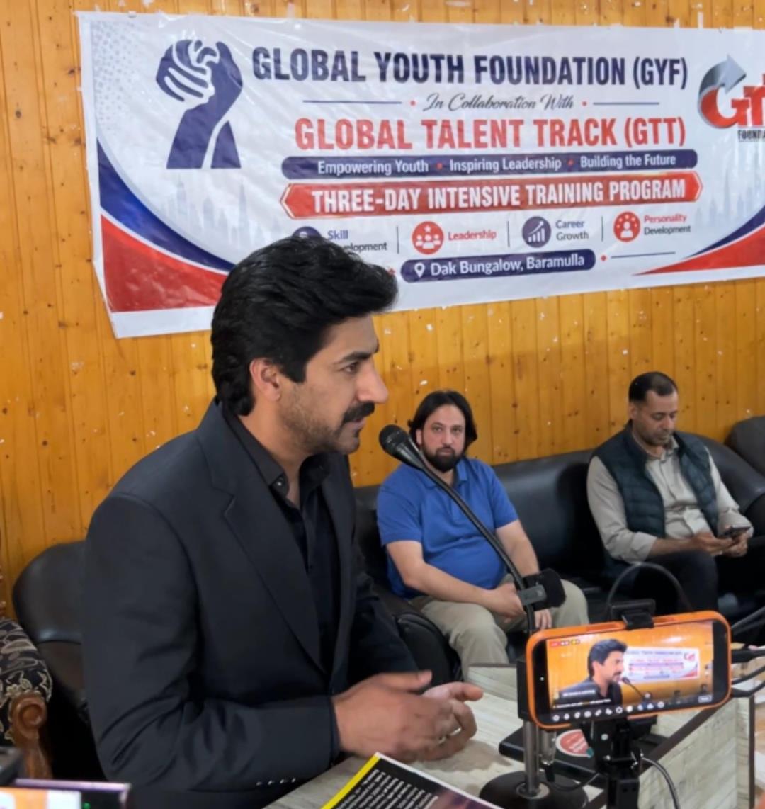 DC Baramulla inaugurates 3-day job fair training programme