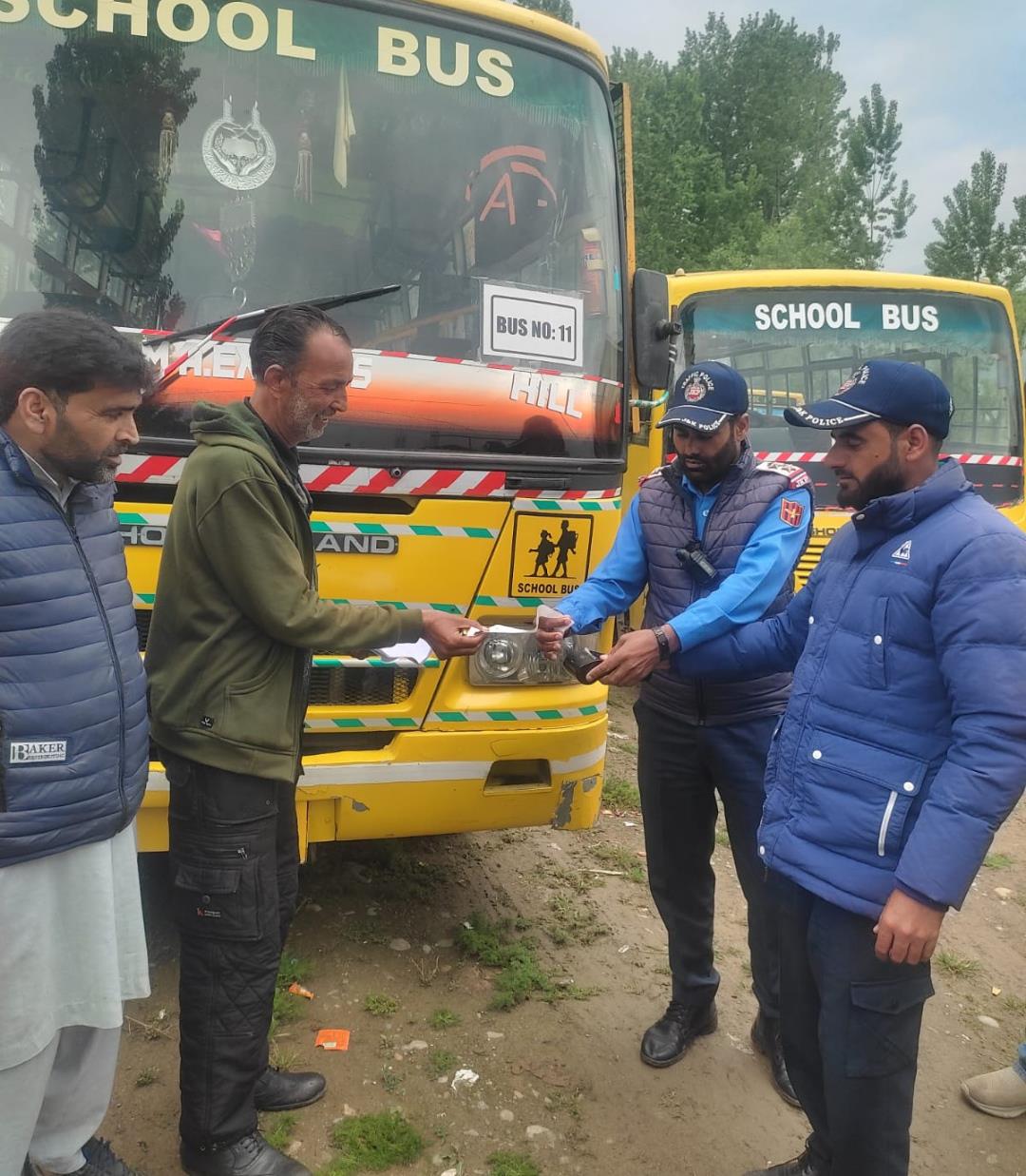 Strict Action Against School Vehicles in Bandipora: 12 Challaned in a Day, Over 300 Booked in April
