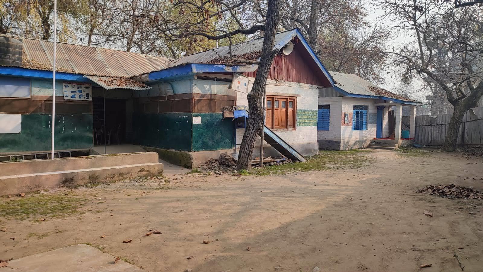Dilapidated building, poor facilities hit Rawoocha girls school