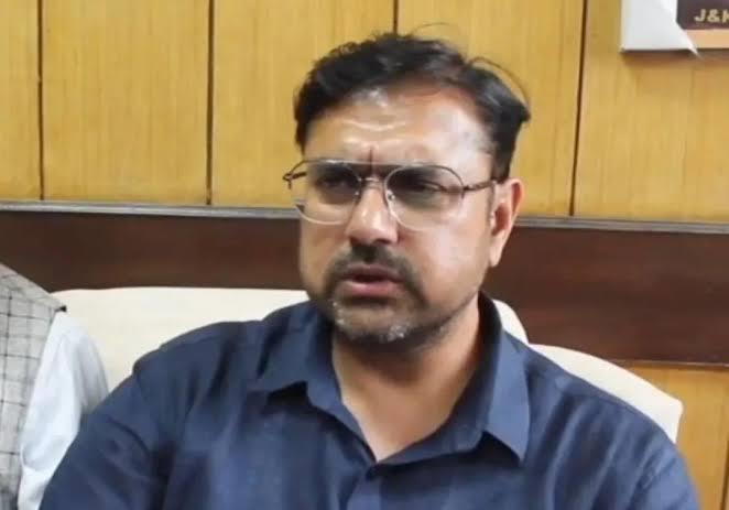 Tourists won’t stop visiting J-K, fear has ended: Minister Satish Sharma