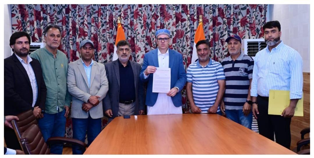 J&K Solar Association meets CM Omar Abdullah, Minister Satish Sharma